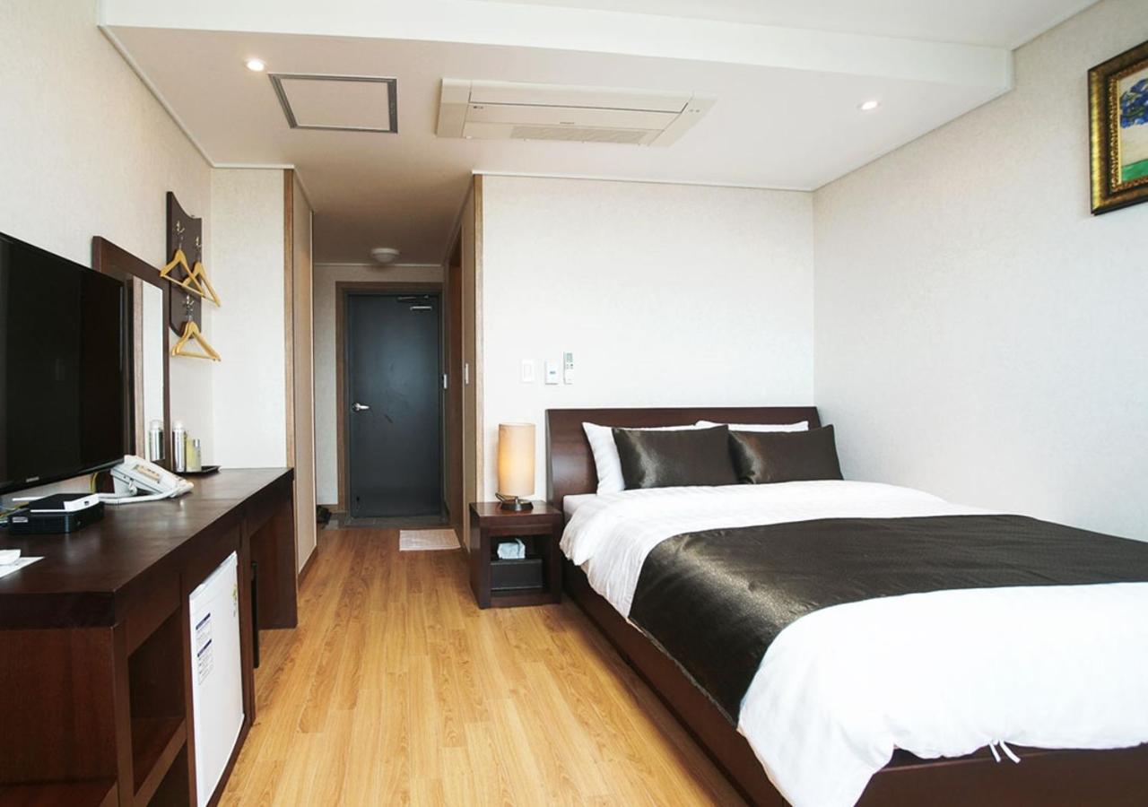Iris Hotel Seogwipo Esterno foto